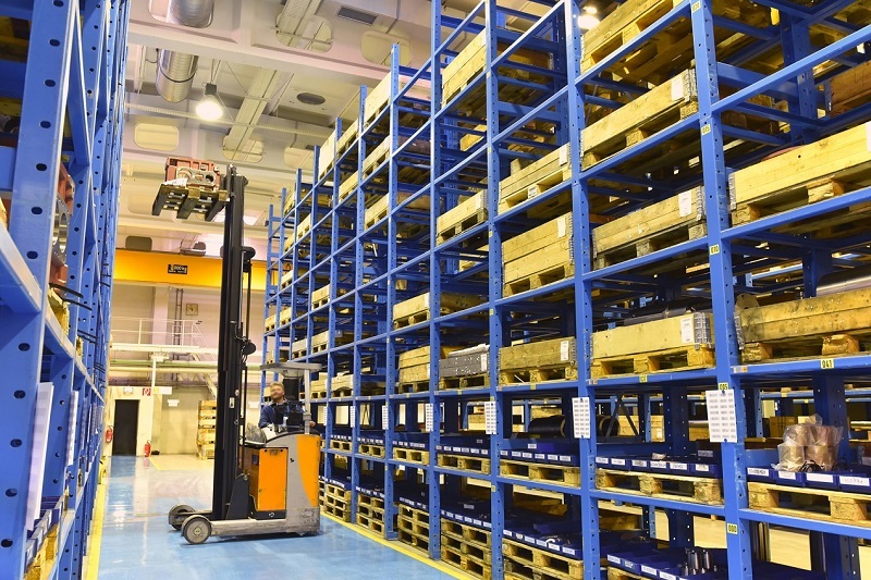 Jak zdobyć uprawnienia do obsługi urządzeń transportu pionowego?