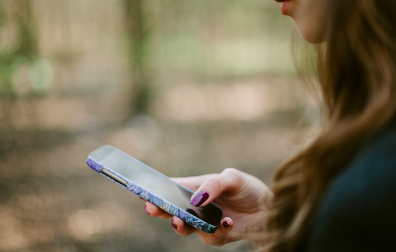 Etui do telefonu sposobem na jego zabezpieczenie