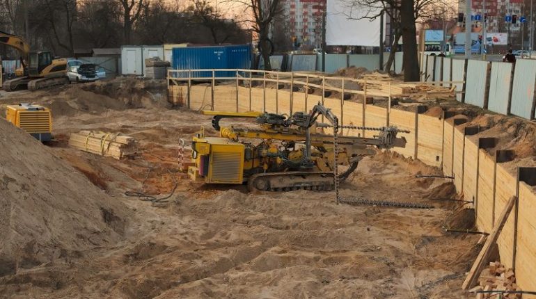 Wiercenia pod ścianki berlińskie
