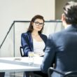 Jak się ubrać na rozmowę kwalifikacyjną? Kolory, fasony i błędy, które łatwo popełnić
