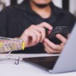 Bezpieczne zakupy w internecie. Jak sprawdzić sklep i rozpoznać podejrzaną ofertę?